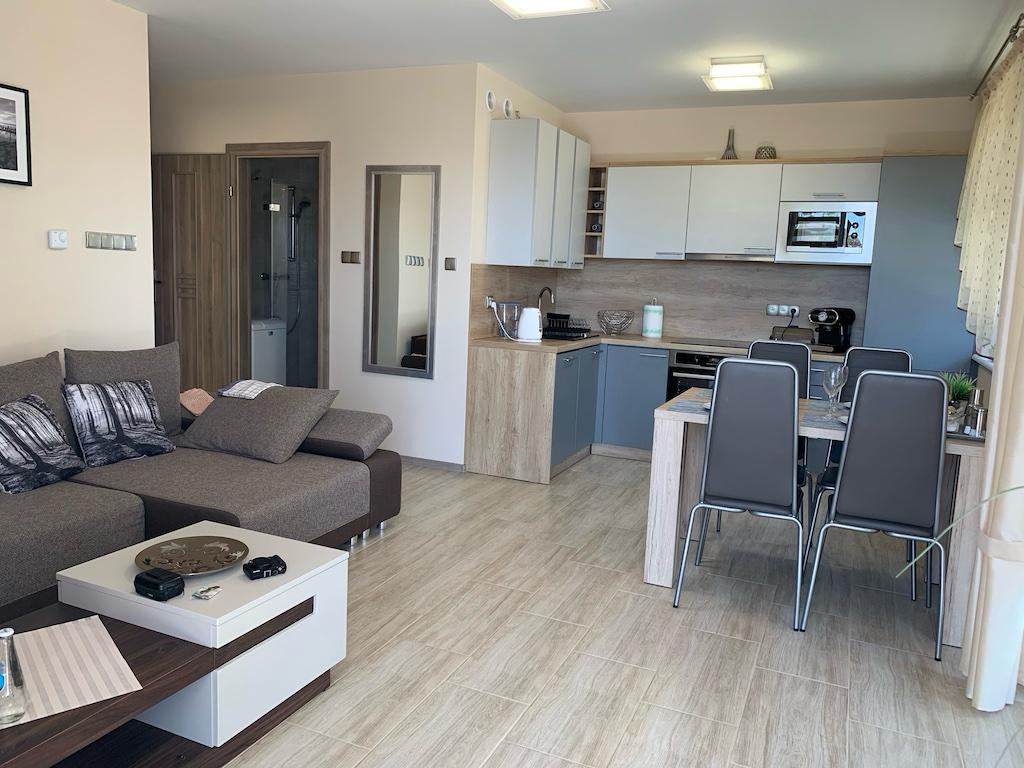 96bbf141-2fdf-43e4-8709-bf999fd07074